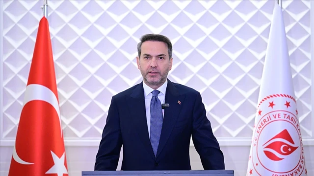 Paris'te ikili görüşmeler gerçekleştirdi