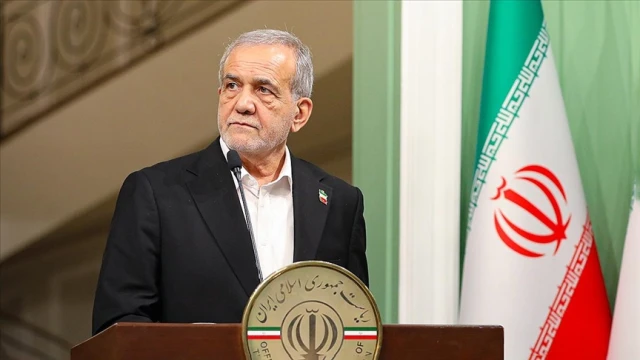 Ülkedeki internet yasaklarını eleştirdi