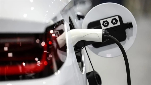 Araç satışları şubatta yüzde 11 geriledi