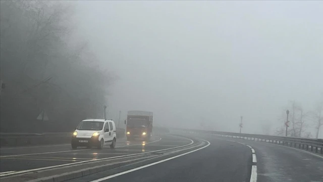 Bolu Dağı geçişinde sis ve sağanak etkili oldu