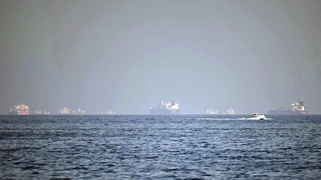 Hürmüz Boğazı'ndan petrol tankeri geçiş yaptı