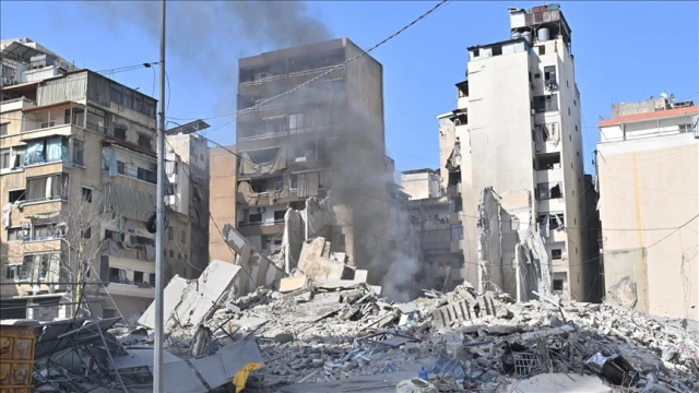 İsrail ordusunun Lübnan'a saldırıları sürüyor