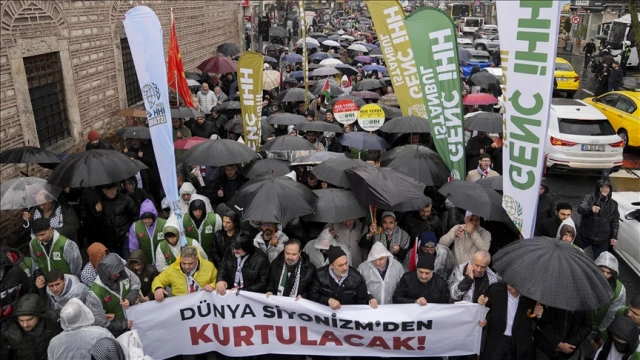 İstanbul'da İsrail ve ABD'ye yönelik protesto yürüyüşü yapıldı