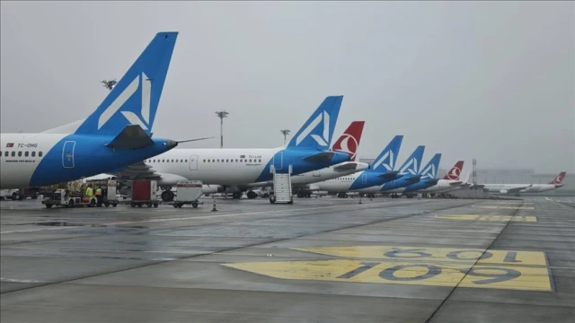 Olumsuz hava koşulları hava trafiğini aksattı 