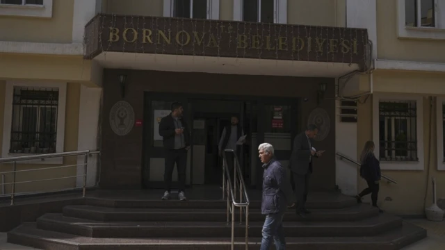 Bornova Belediyesine ilişkin soruşturmada 4 kişi gözaltında
