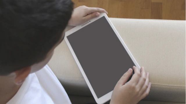 Çocuklarınızı dijital dehlizlerde yalnız bırakmayın