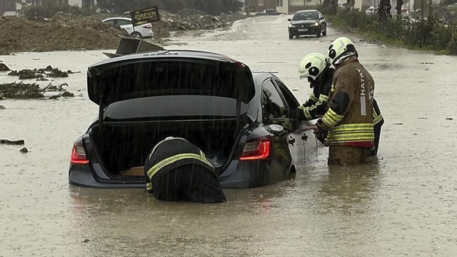 İçişleri Bakanlığından sel, su baskını ve çığ uyarısı