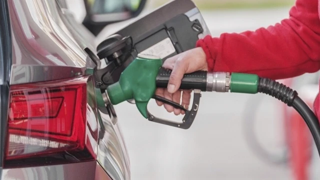 Petrol fiyatları olumlu haber akışıyla yüzde 5 düştü
