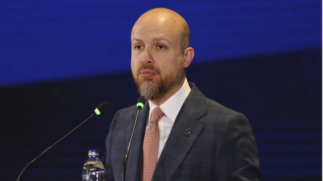 Yozlaşmanın önüne geçmek isteyen başka bir millet yok