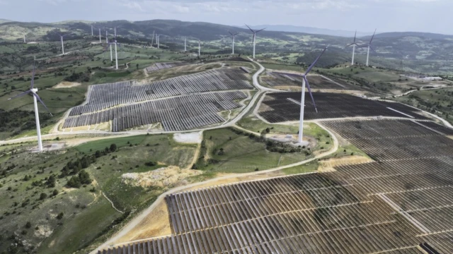 Yenilenebilir enerjideki büyüme doğal gazın payını düşürüyor
