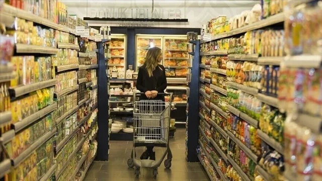 Ekonomik güven endeksi aylık yüzde 0,9 artarak 99,8 oldu
