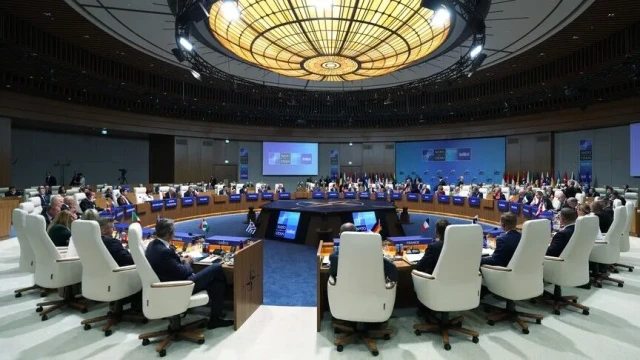 NATO Zirvesi'nde 50 milyar dolar anlaşma sağlandı