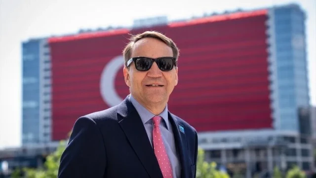 Sikorski, Türkiye'nin NATO'daki önemine dikkati çekti