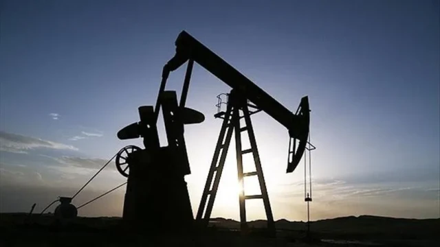 Petrol rezervlerini 43 yılın en düşük seviyesine çekti