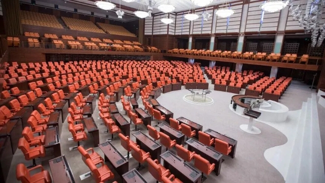 TBMM'de sandalye dağılımı değişti