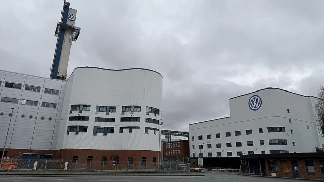 Volkswagen'de yönetim ile işçiler karşı karşıya geliyor