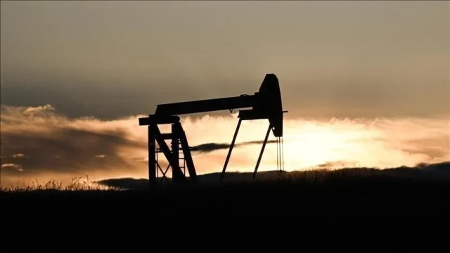 Brent petrol 100 doları aştı