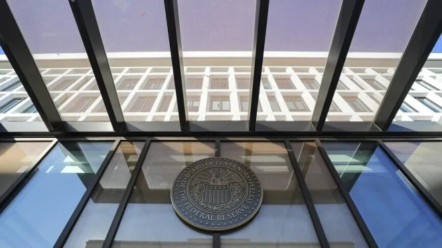 Fed, güçlenen faiz artışı beklentilerine hazırlanıyor