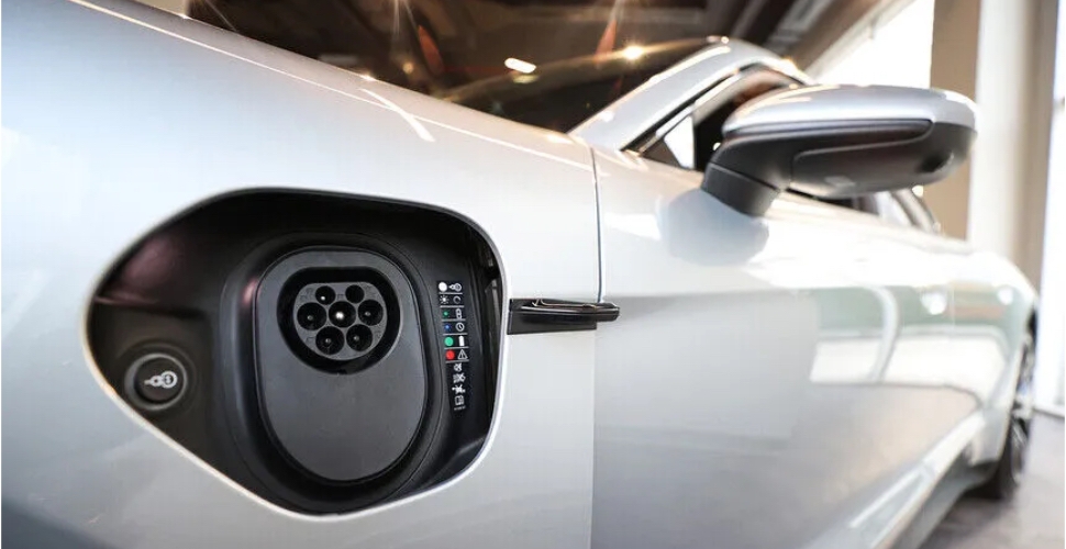 Jeopolitik gelişmeler hibrit ve elektrikli otomobile yönelimi artırıyor