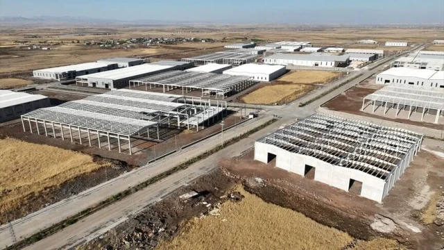 Karacadağ OSB'de çarklar dönmeye başladı