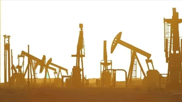 Küresel petrol ürünlerinde arz sıkışıklığı derinleşiyor