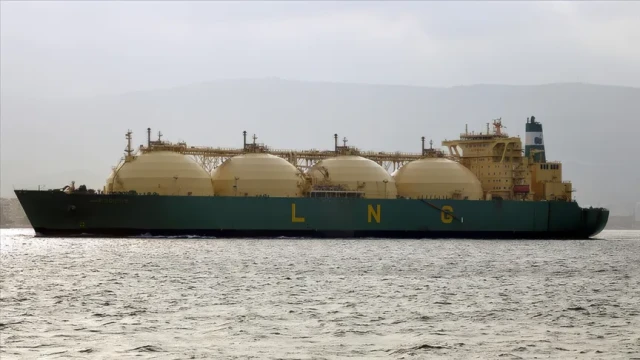 LNG piyasasındaki daralma tedarik seçeneklerine yöneltiyor