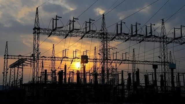 Elektrik altyapısına 80 milyar dolar yatırım yapılacak