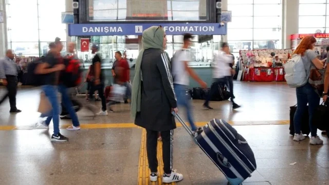 Yerli turistler 155 milyar lira seyahat harcaması yaptı