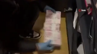İBB soruşturmasında iki şüphelinin adreslerinde balya balya para bulundu