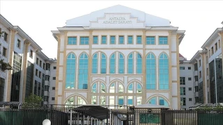 Antalya Büyükşehir Belediyesine yönelik "rüşvet" operasyonunda 17 kişi gözaltına alındı