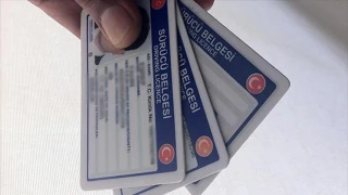 Eski tip ehliyetlerin süresi yarın doluyor