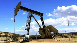 Brent petrolün varil fiyatında düşüş öngörüsü