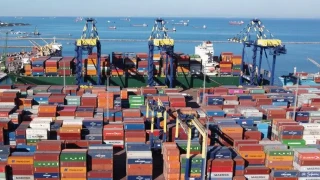 Dış ticaret 900 milyar lirayı aştı